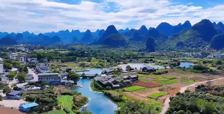 世人皆读《桃花源记》，不知桃源就在阳朔